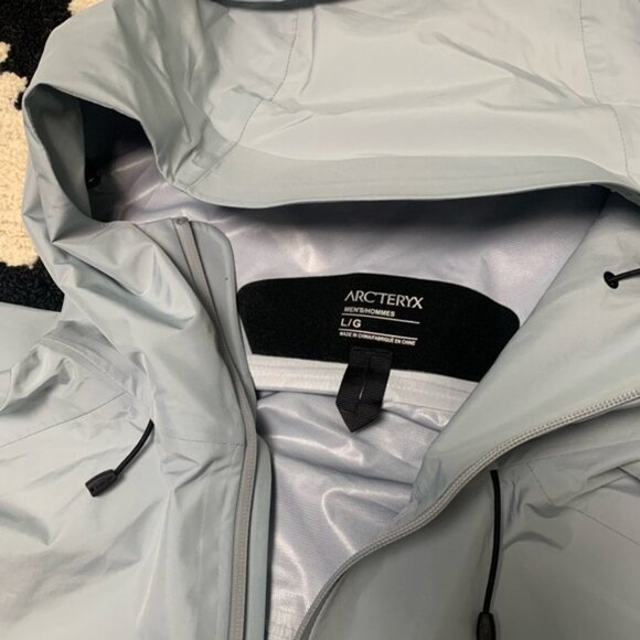 Arcteryx BETA LT Jacket Men’s Large - Picture 3 of 5